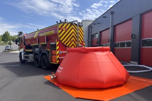 Zwei besondere Fahrzeuge für die Feuerwehr Nümbrecht