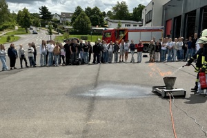 Jahrgangsstufe 7 des Gymnasiums Nümbrecht zu Gast bei der Feuerwehr