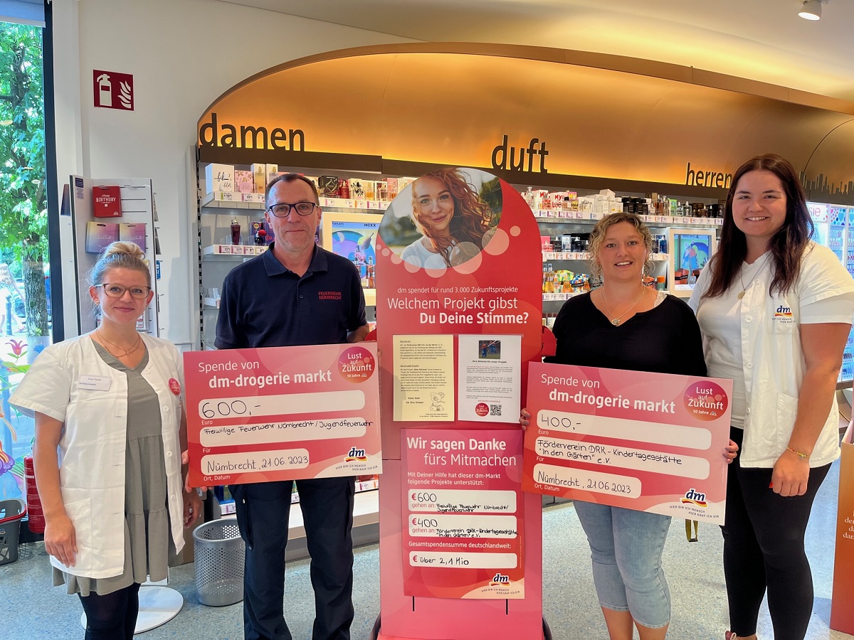 Spendenübergabe an die Jugendfeuerwehr Nümbrecht