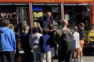Die Feuerwehr besucht das Homburgische Gymnasium Nümbrecht