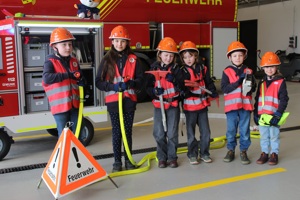 Sparkasse Gummersbach unterstützt Kinderfeuerwehr Nümbrecht mit 12.000 Euro