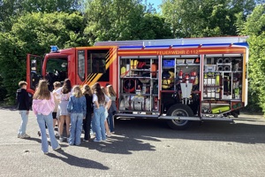 Die Feuerwehr besucht das Homburgische Gymnasium Nümbrecht