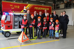 Sparkasse Gummersbach unterstützt Kinderfeuerwehr Nümbrecht mit 12.000 Euro